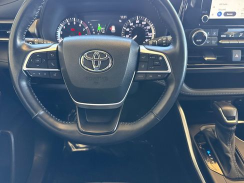 Certified 2024 Toyota Highlander LE image 18