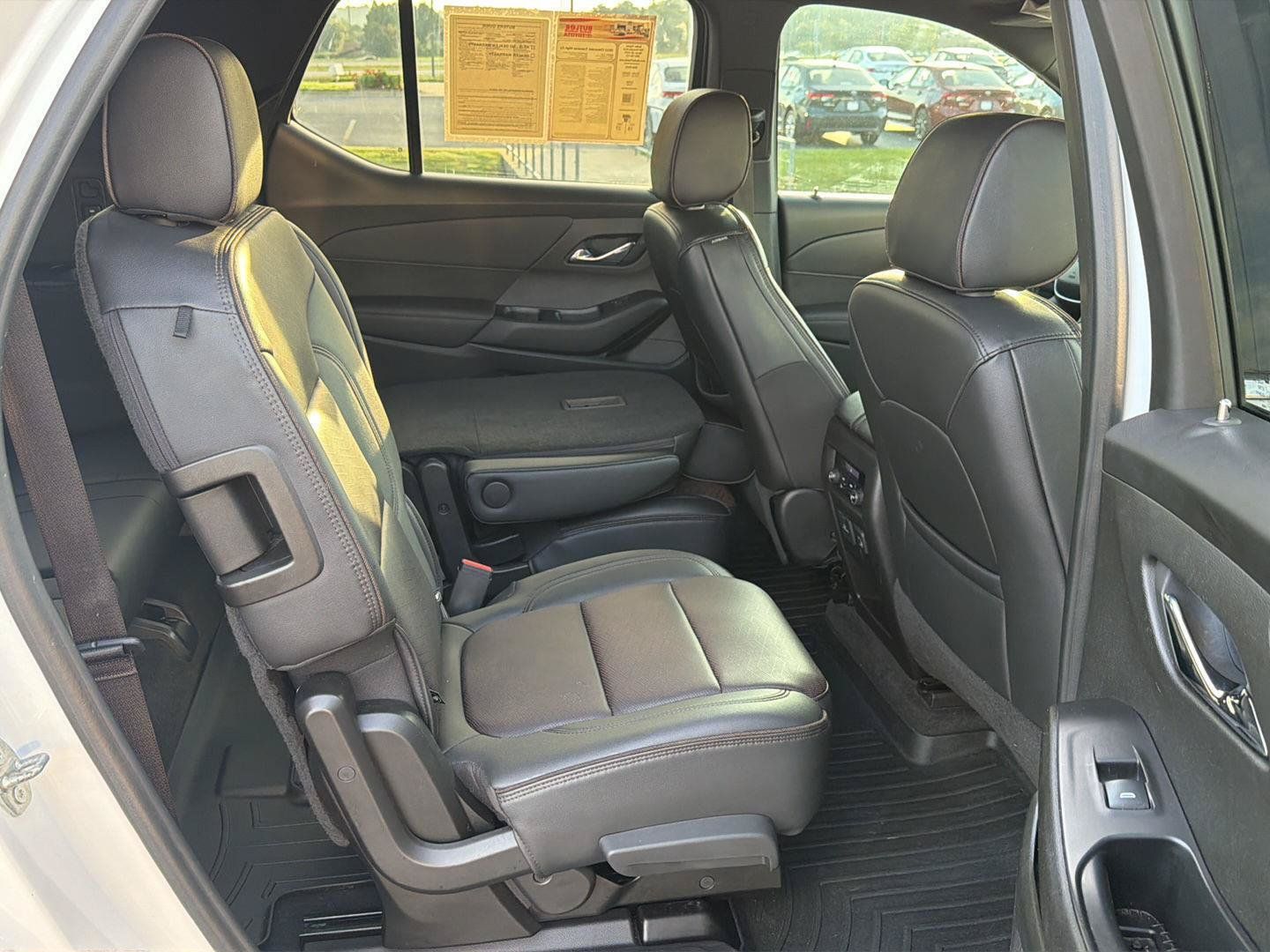 Used 2022 Chevrolet Traverse High Country FWD image 13