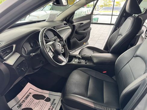 Used 2021 INFINITI QX50 Essential w/ Convenience Package FWD image 9