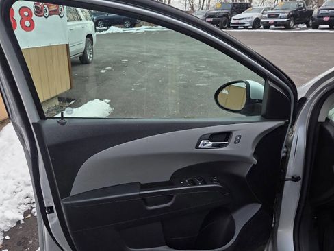 Used 2014 Chevrolet Sonic LT image 8