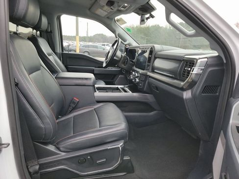 Used 2024 Ford F250 Lariat image 10