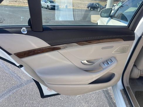Used 2015 Mercedes-Benz S 550 Sedan image 16