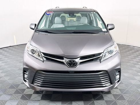 Used 2020 Toyota Sienna XLE w/ XLE Navigation Package image 2