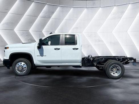 New 2026 Chevrolet Silverado 3500 W/T RWD image 2
