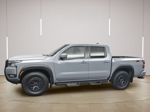 Certified 2025 Nissan Frontier PRO-4X AWD/4WD image 4