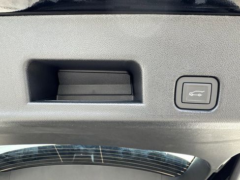 Used 2026 Buick Enclave Avenir w/ Super Cruise Package image 11