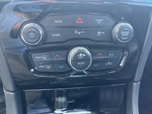 Used 2023 Chrysler 300 S image 21