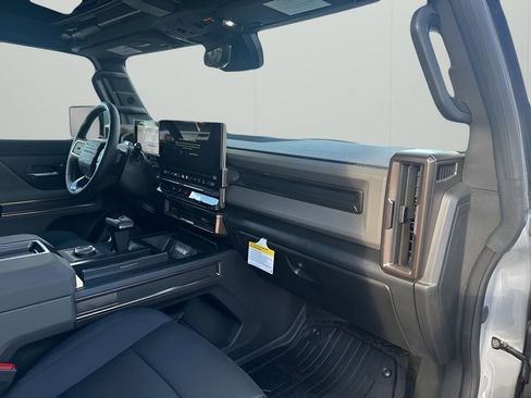 New 2025 GMC Hummer EV 2X image 15
