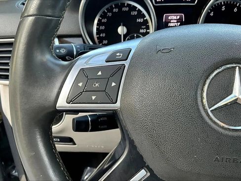 Used 2014 Mercedes-Benz ML 350 ML 350 4MATIC Sport Utility 4D w/ Premium 1 Package image 19