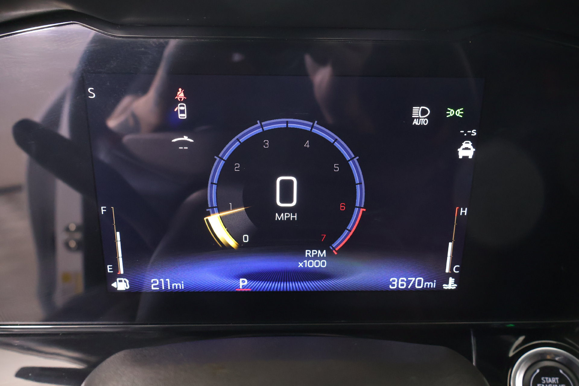 Used 2025 Chevrolet Trax RS w/ Driver Confidence Package FWD image 4