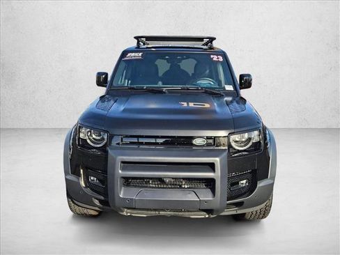 Used 2023 Land Rover Defender 130 SE image 2