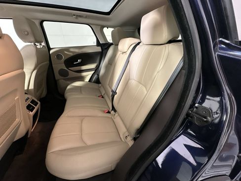 Used 2019 Land Rover Range Rover Evoque SE AWD/4WD image 23