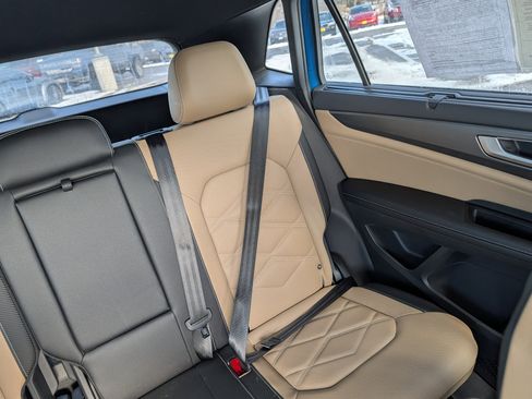 Certified 2025 Volkswagen Atlas Cross Sport SE image 14