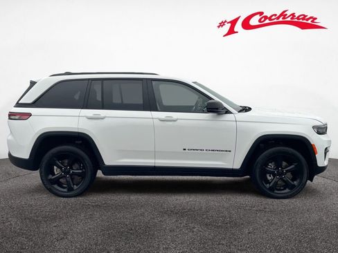 Used 2023 Jeep Grand Cherokee Altitude image 19