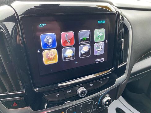 Used 2019 Chevrolet Traverse RS image 18