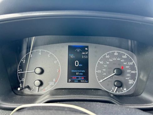 Used 2025 Toyota Corolla SE w/ Convenience Package FWD image 24