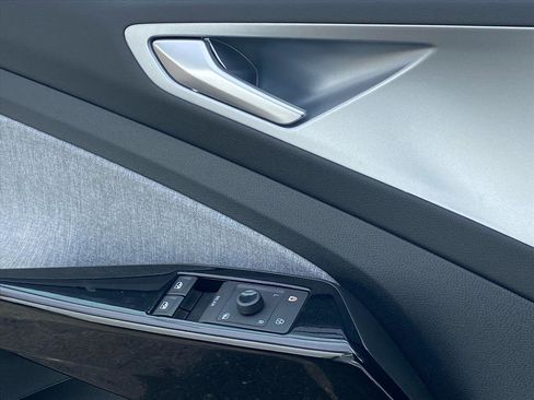 Certified 2023 Volkswagen ID.4 Pro image 16