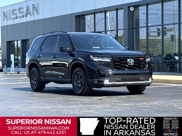 Used 2025 Honda Pilot TrailSport image 1