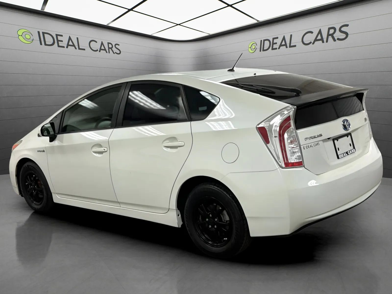 Used 2015 Toyota Prius Two FWD image 7