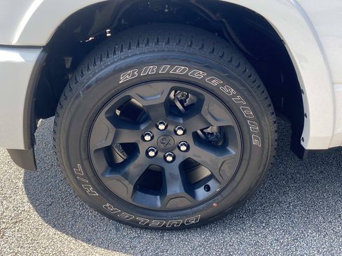 Used 2025 RAM 1500 Big Horn AWD/4WD image 12