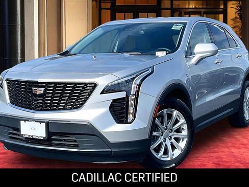 Certified 2022 Cadillac XT4 Luxury image 1