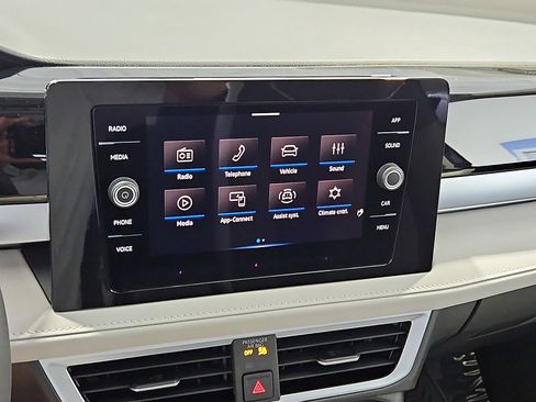 New 2026 Volkswagen Taos SE FWD image 19