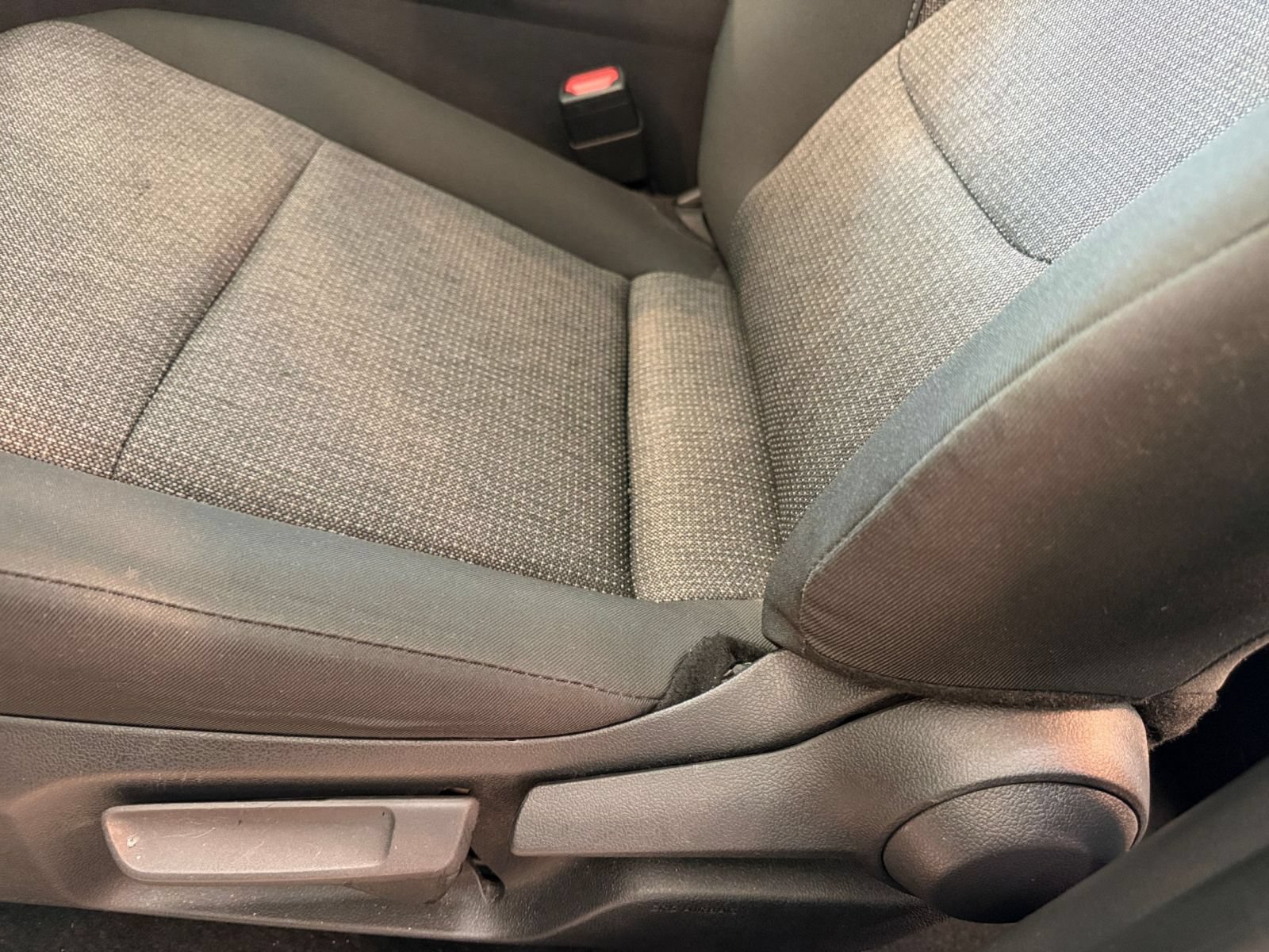 Used 2026 Toyota RAV4 LE AWD/4WD image 21
