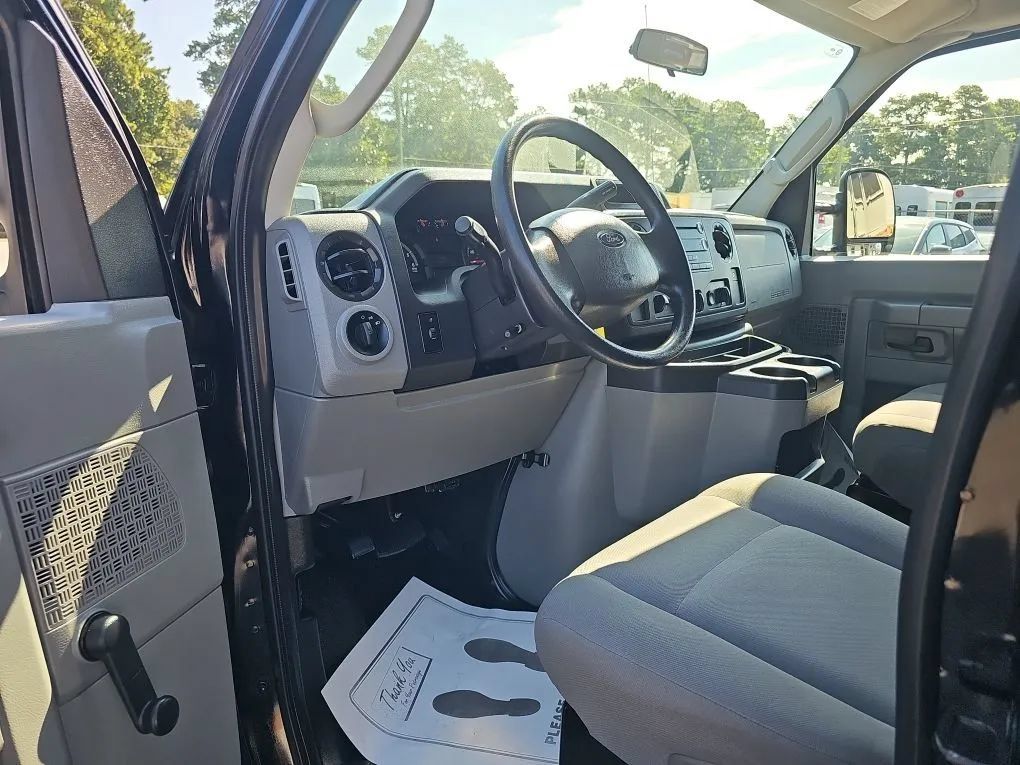 Used 2014 Ford E-350 and Econoline 350 Super Duty w/ Insulation Package RWD image 14