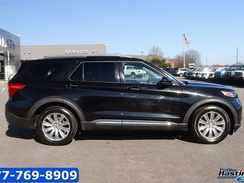 Used 2022 Ford Explorer Limited w/ Equipment Group 301A image 4