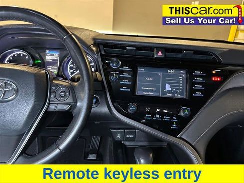 Used 2019 Toyota Camry SE image 12