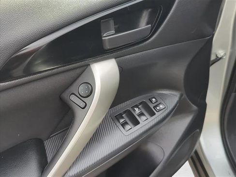 Used 2024 Mitsubishi Eclipse Cross ES image 11