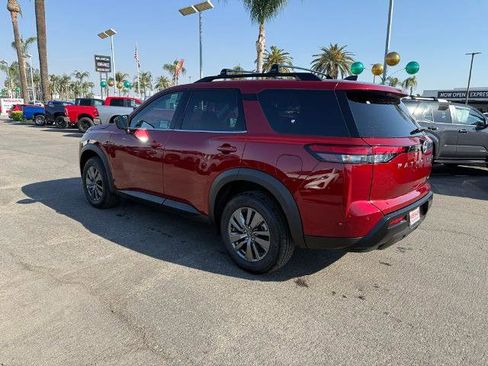 New 2026 Nissan Pathfinder SV image 4