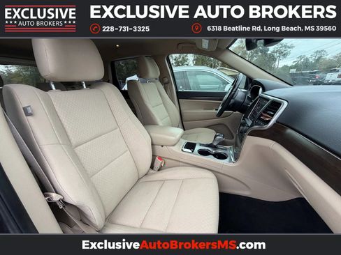 Used 2018 Jeep Grand Cherokee Laredo image 19