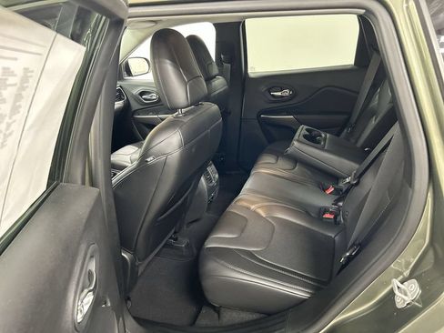 Used 2019 Jeep Cherokee Limited AWD/4WD image 19