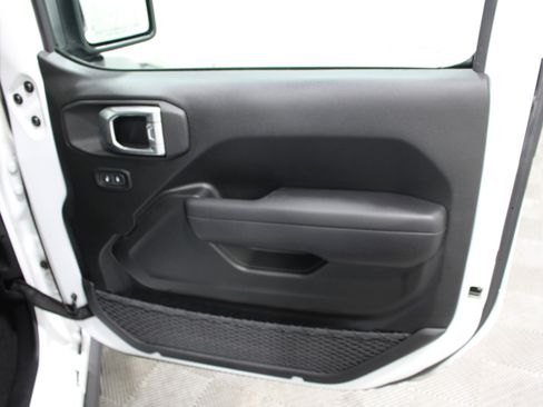 Used 2023 Jeep Wrangler Unlimited w/ 8.4" Radio Group AWD/4WD image 26