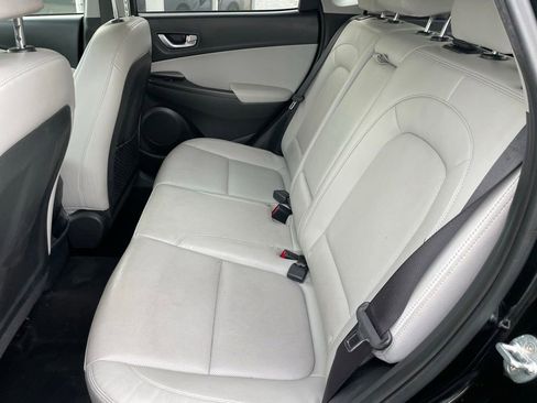 Used 2023 Hyundai Kona Limited image 7