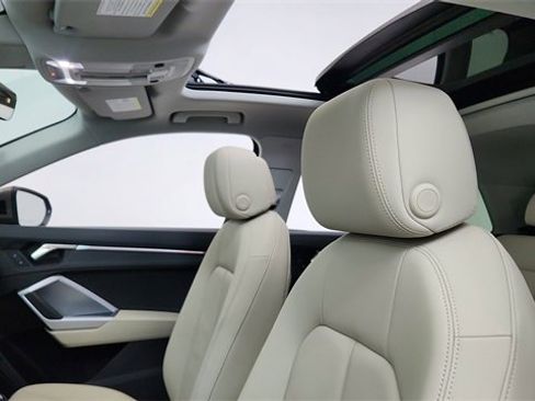 Used 2024 Audi Q3 2.0T Premium Plus image 32