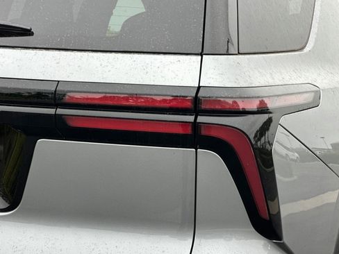 New 2025 Chevrolet Traverse LT w/ Enhanced Driving Package image 33