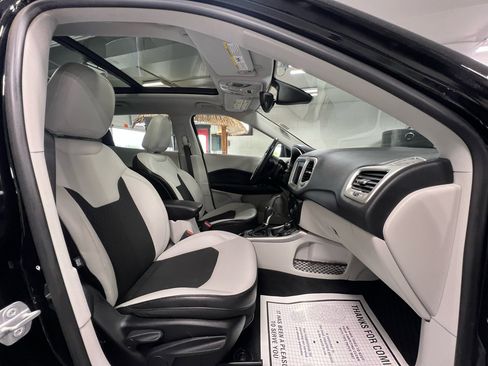 Used 2018 Jeep Compass Latitude w/ Popular Equipment Group image 12