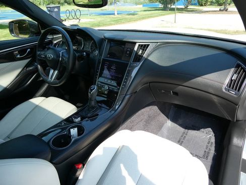 Used 2020 INFINITI Q60 Red Sport 400 w/ Proactive Package AWD/4WD image 31
