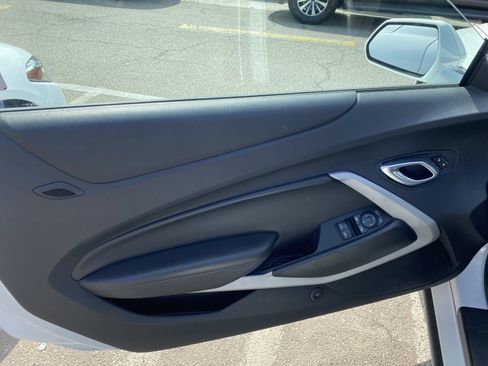 Used 2019 Chevrolet Camaro LT RWD image 8