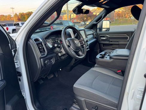 Used 2024 RAM 3500 Big Horn image 18