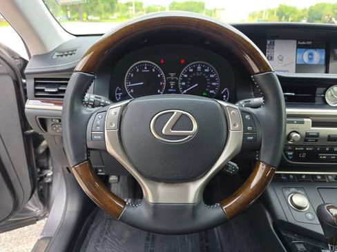 Used 2013 Lexus ES 350 w/ Luxury Pkg FWD image 26