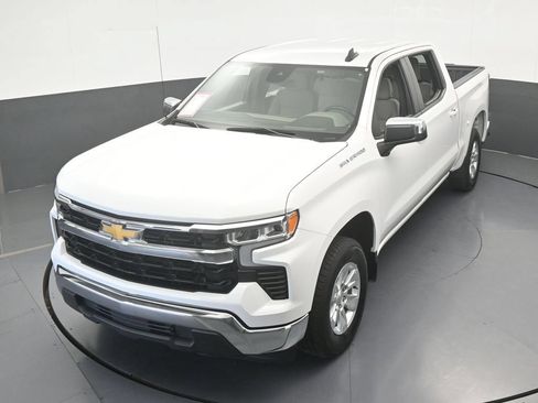 Used 2025 Chevrolet Silverado 1500 LT RWD image 32