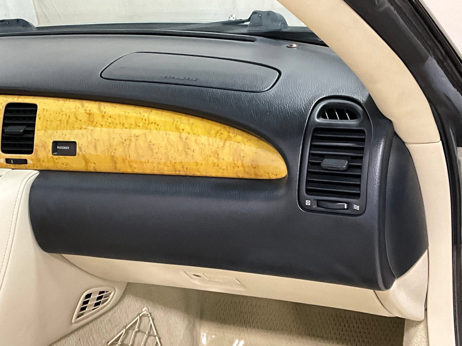 Used 2004 Lexus SC 430 Convertible RWD image 18