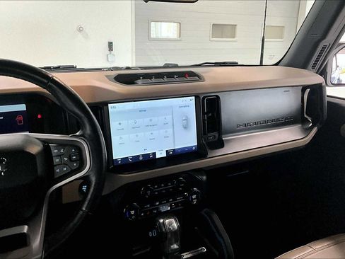 Used 2021 Ford Bronco Wildtrak image 14