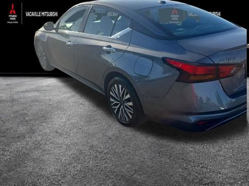 Used 2025 Nissan Altima 2.5 SV FWD image 5