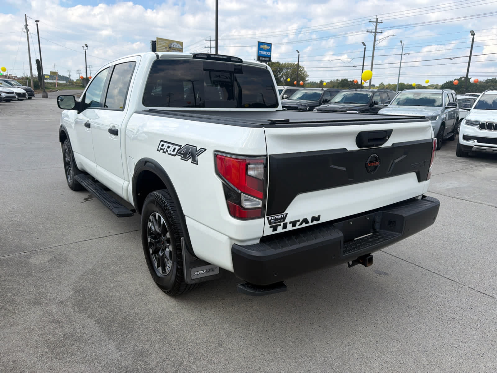 Used 2021 Nissan Titan PRO-4X w/ Pro-4x Convenience Package AWD/4WD image 7