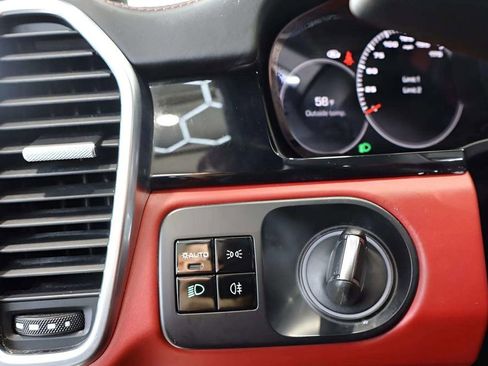 Used 2019 Porsche Cayenne image 12