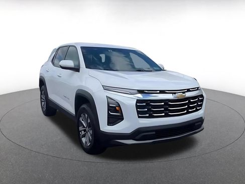 Used 2025 Chevrolet Equinox LT FWD image 3